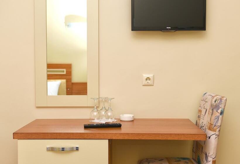 スタンダードトリプルルーム, Sonerbey Otel