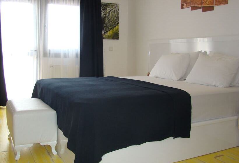 غرفة قياسية مطلة على المدينة, Urla Yelken Hotel   Adults Only