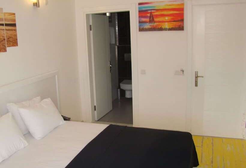 غرفة قياسية مطلة على المدينة, Urla Yelken Hotel   Adults Only