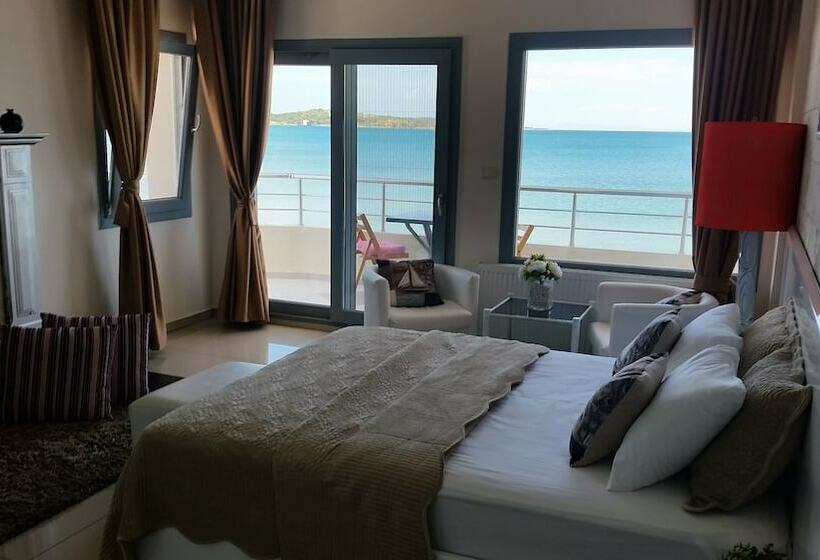 غرفة ديلوكس مطلّة علي البحر مزوَّدة بشُرفة, Urla Yelken Hotel   Adults Only