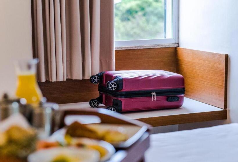 스위트, Vitoria Regia Hotel Bauru