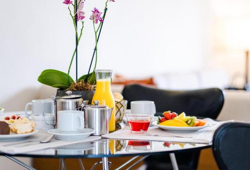 스위트, Vitoria Regia Hotel Bauru