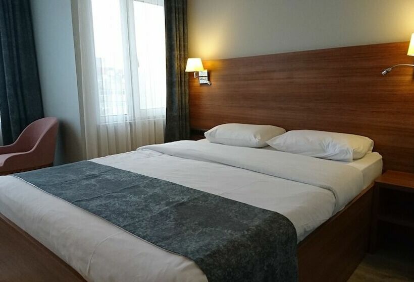 اتاق استاندارد, Nur