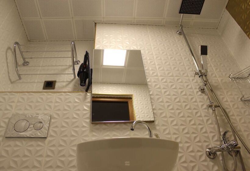 اتاق استاندارد یک نفره, Nur