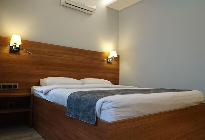 اتاق لوکس, Nur