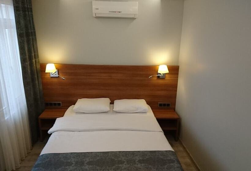 اتاق لوکس, Nur