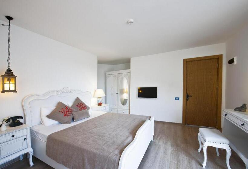 سوئیت با تخت بزرگ, Sade Alacati