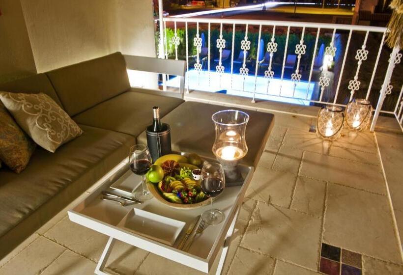 سوئیت با تخت بزرگ, Sade Alacati