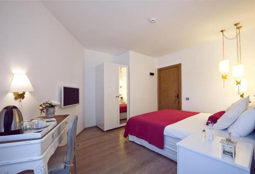 اتاق لوکس با چشمانداز باغ, Sade Alacati