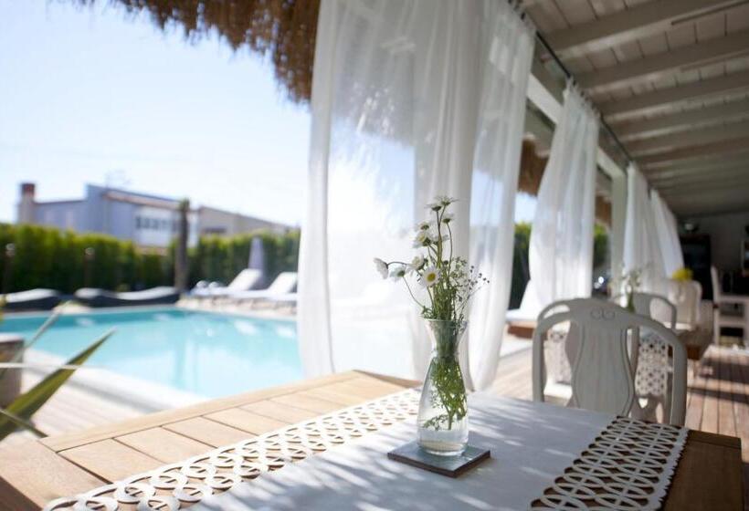 اتاق لوکس با چشمانداز باغ, Sade Alacati