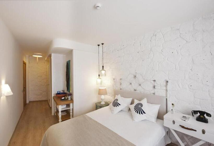 اتاق استاندارد, Sade Alacati