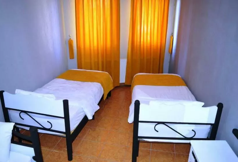ルームシェアのワンベッド, Hostel Terra Vista