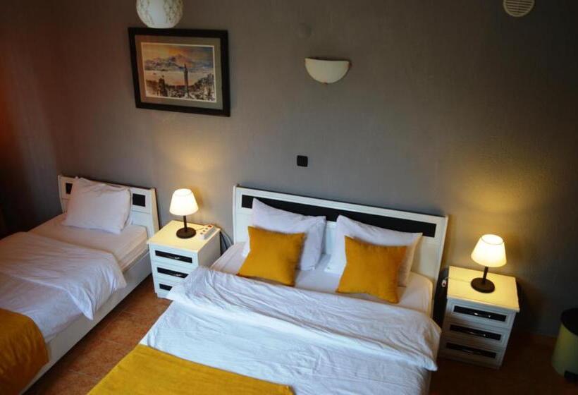 اتاق استاندارد سه نفره, Hostel Terra Vista