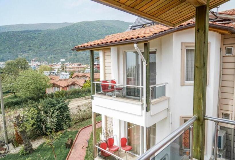 غرفة قياسية, Aloria Garden