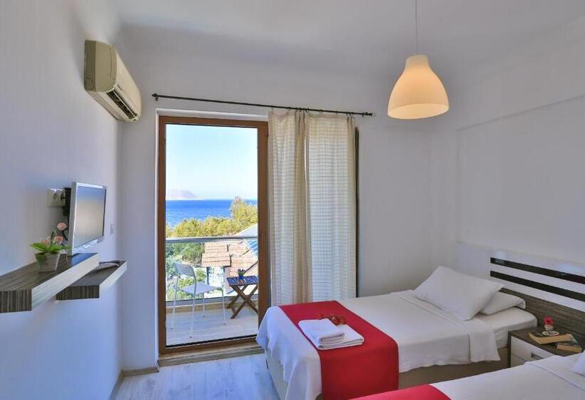 חדר סטנדרט לשלושה, Antiphellos Pension Küçükçakıl