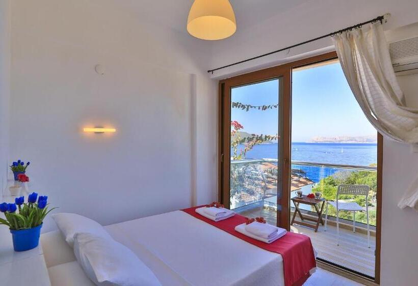 חדר סטנדרט נוף לים עם מרפסת, Antiphellos Pension Küçükçakıl