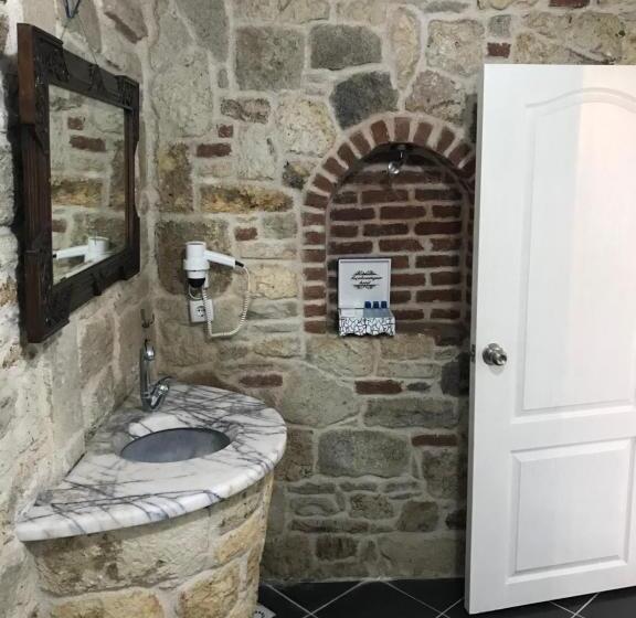 Klassiskt Trippelrum, Foca Antik