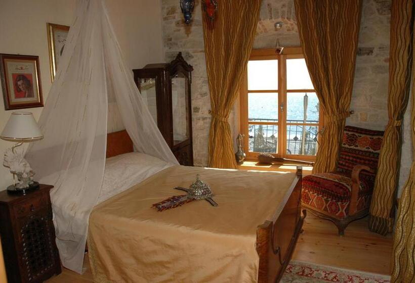 Deluxe Rum, Foca Antik