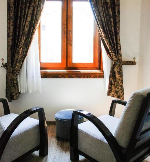 Standardstudio Trädgårdsutsikt, Foca Antik