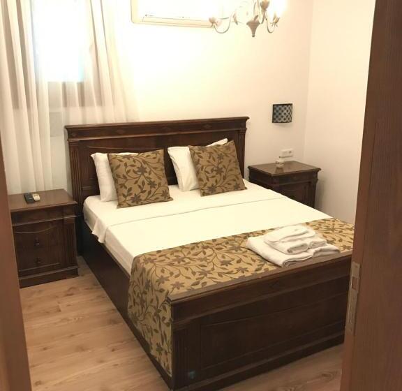 Standardstudio Trädgårdsutsikt, Foca Antik