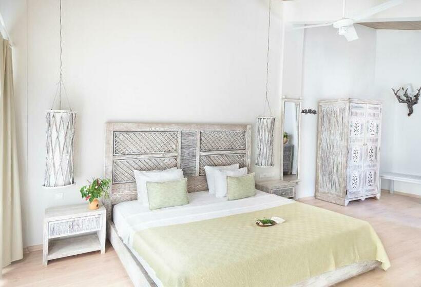 디럭스 룸, Golden Key Bordubet