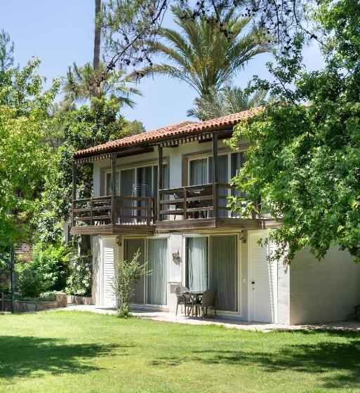 발코니 디럭스 룸, Golden Key Bordubet