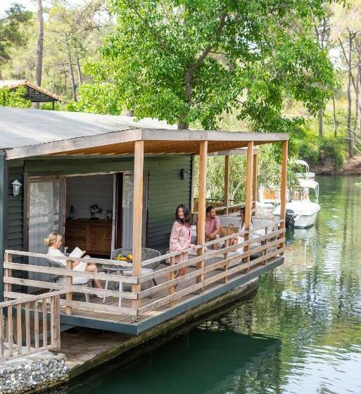 샬레, Golden Key Bordubet