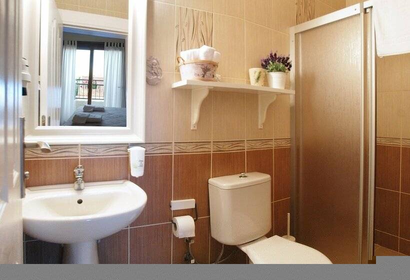 豪华房间, Peri Art