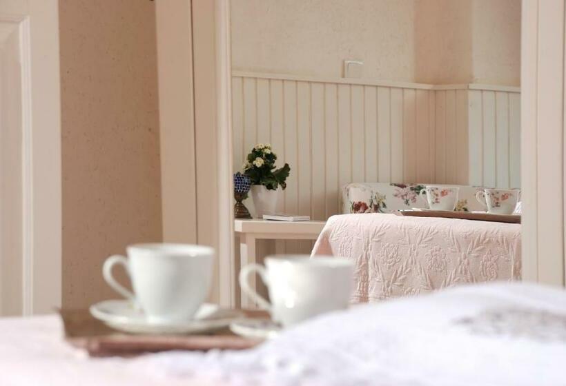 豪华房间, Peri Art