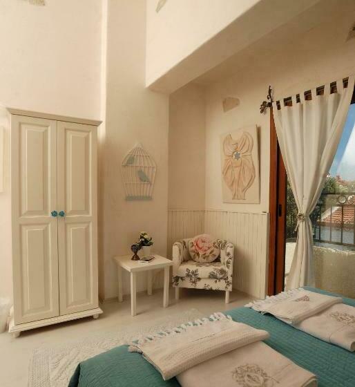 豪华房间, Peri Art