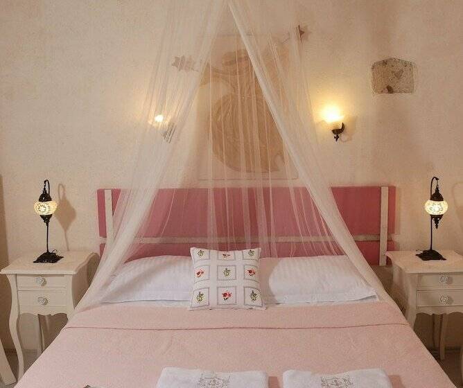 豪华房间, Peri Art