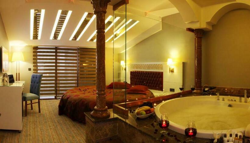 キングサイズベッドのスイートルーム, Sivas Revag Otel
