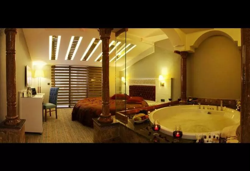 سوئیت با تخت بزرگ, Sivas Revag Otel