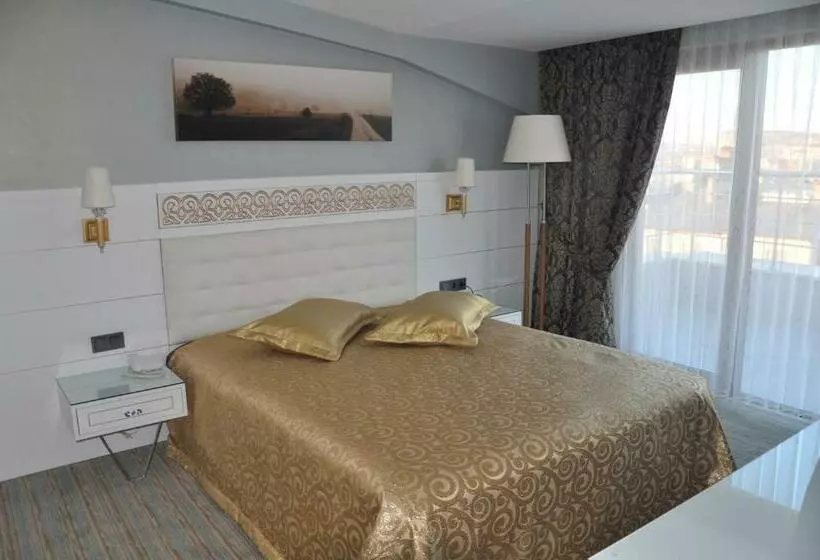 سوئیت با تخت بزرگ, Sivas Revag Otel