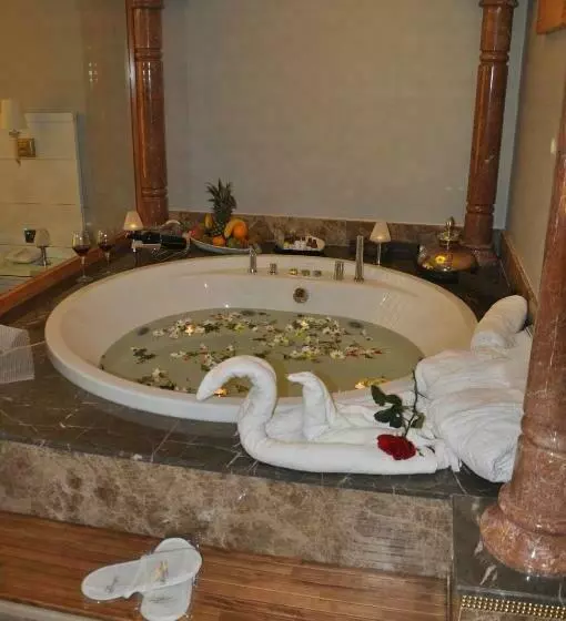 سوئیت با تخت بزرگ, Sivas Revag Otel