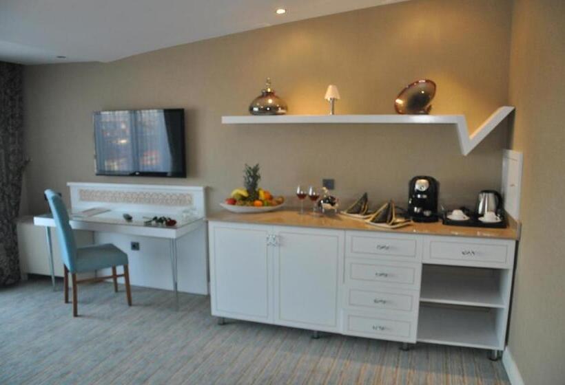 キングサイズベッドのスイートルーム, Sivas Revag Otel