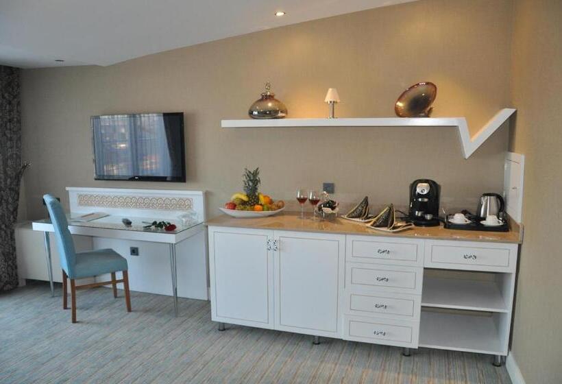 キングサイズベッドのスイートルーム, Sivas Revag Otel