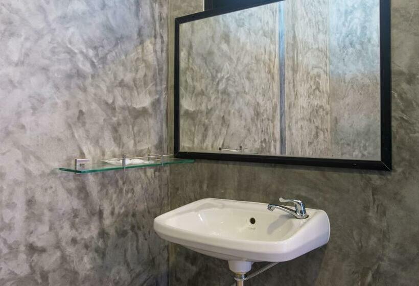 غرفة قياسية, Amity Poshtel