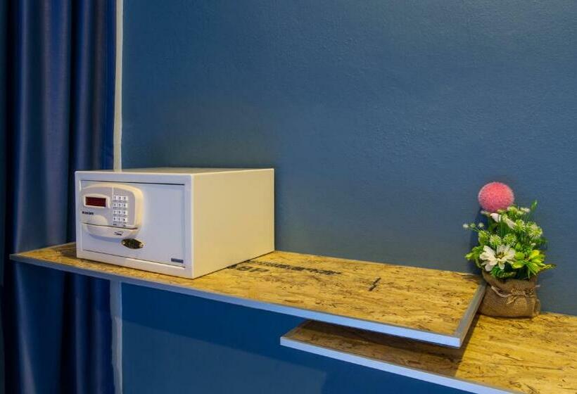 غرفة قياسية, Amity Poshtel