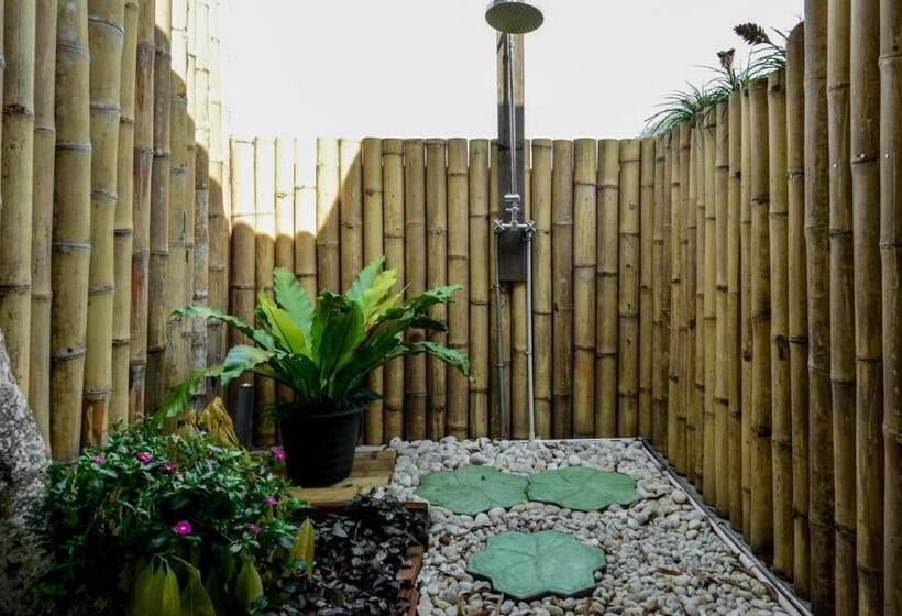 Номер Deluxe, Gumbie House