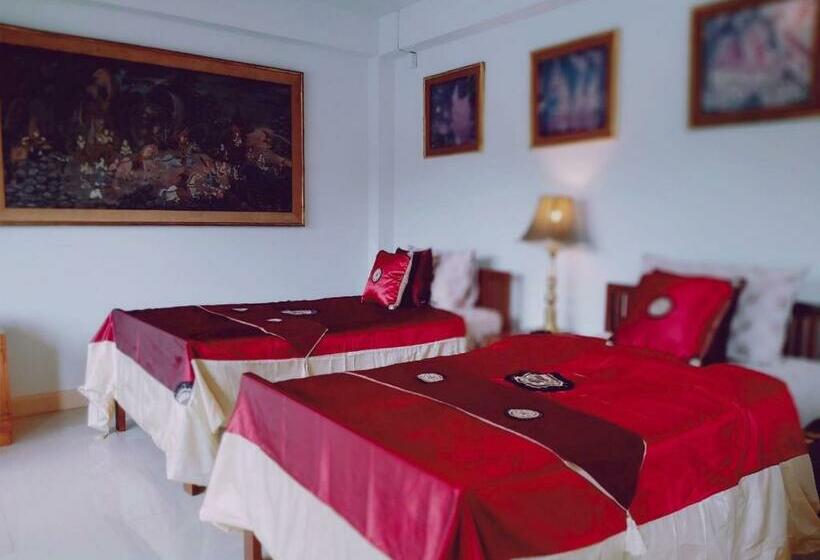 Номер Deluxe, Gumbie House