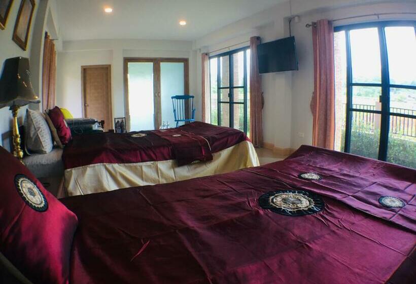 اتاق لوکس, Gumbie House