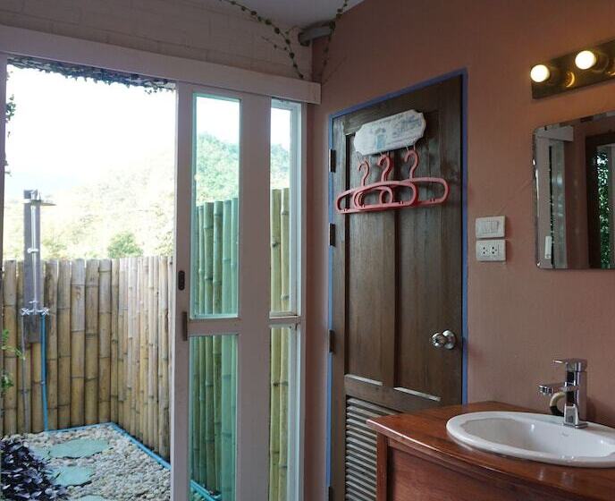 Номер Deluxe, Gumbie House