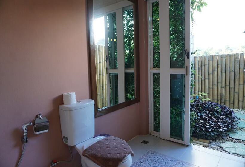 Номер Deluxe, Gumbie House