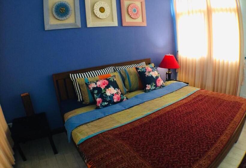 Номер Deluxe, Gumbie House