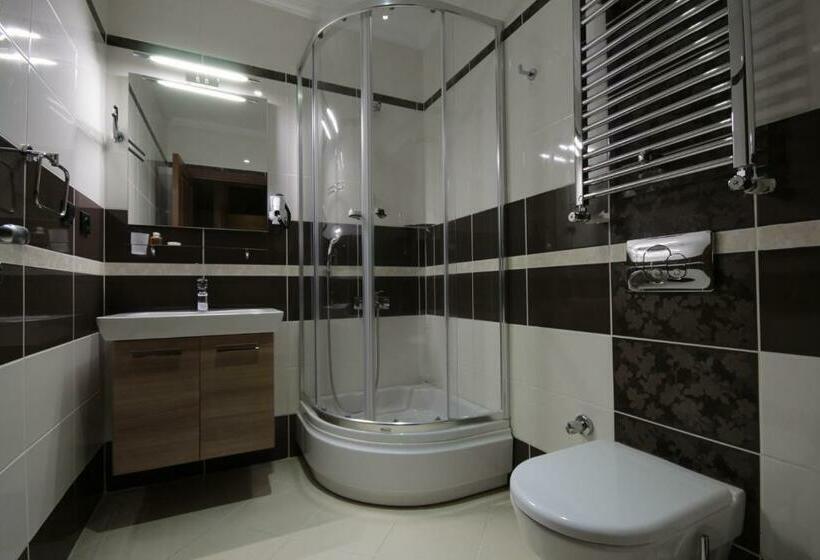 غرفة قياسية ثلاثية, Ayderoom