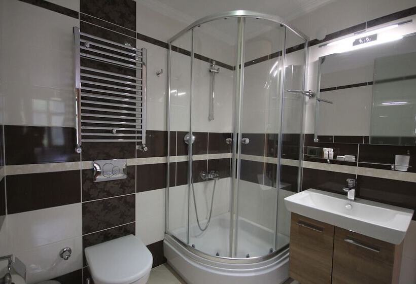 غرفة ديلوكس ثلاثية, Ayderoom