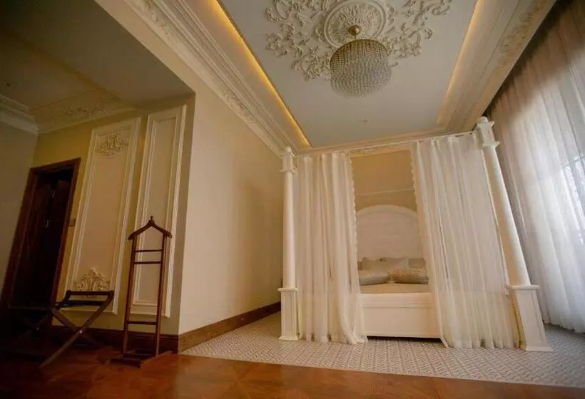 キングサイズベッドのスイートルーム, Babillon Hotel Spa & Restaurant