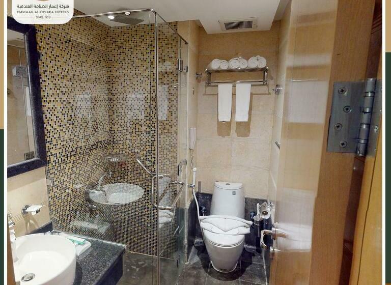 スタンダード4人部屋, Emaar Grand