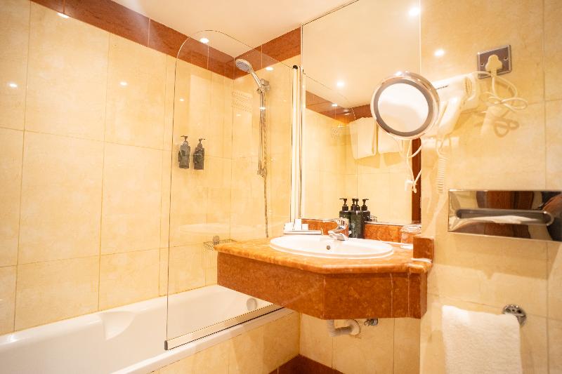 スタンダードルーム, Emaar Grand